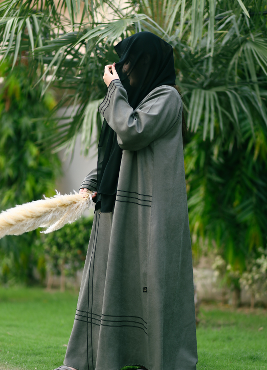 Grey Zipper Abaya with Black Sillhoutte